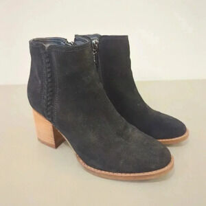 Blondo Black Ankle Boots with Tan Heel